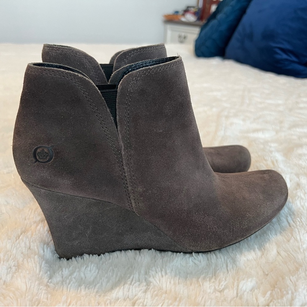 Born suede wedge booties Size 7.5 EUC